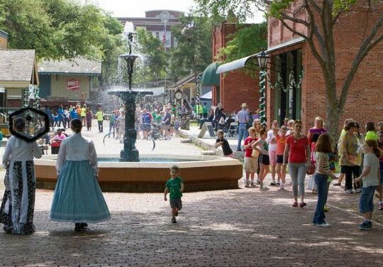 people moving in Dallas Heritage Village. Family-friendly museums in Dallas