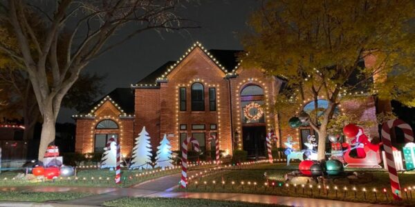 Outside view of Deerfield Holiday Lights (Plano)