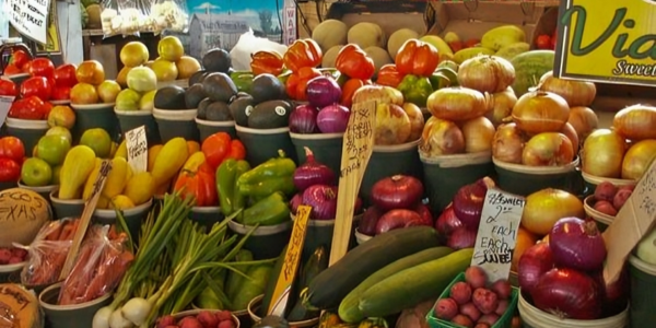 picture of lots of vegetables in the market