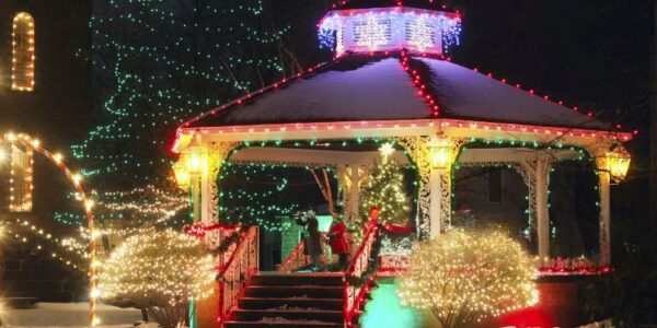 picture depicts Christmas gazebos, Dallas holiday light displays.