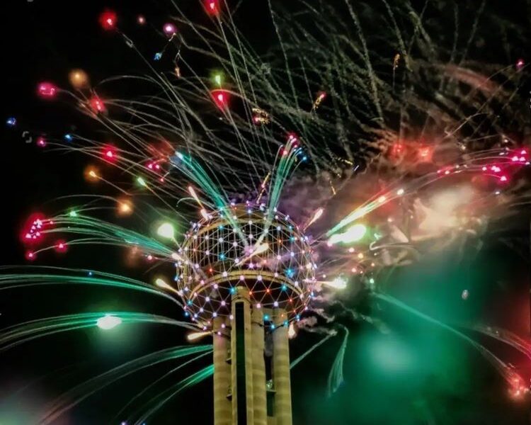 fire works at reunion tower, Lone Star NYE Fireworks